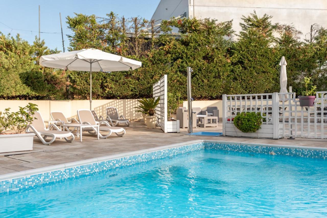 Hotel Concorde Камерано Экстерьер фото
