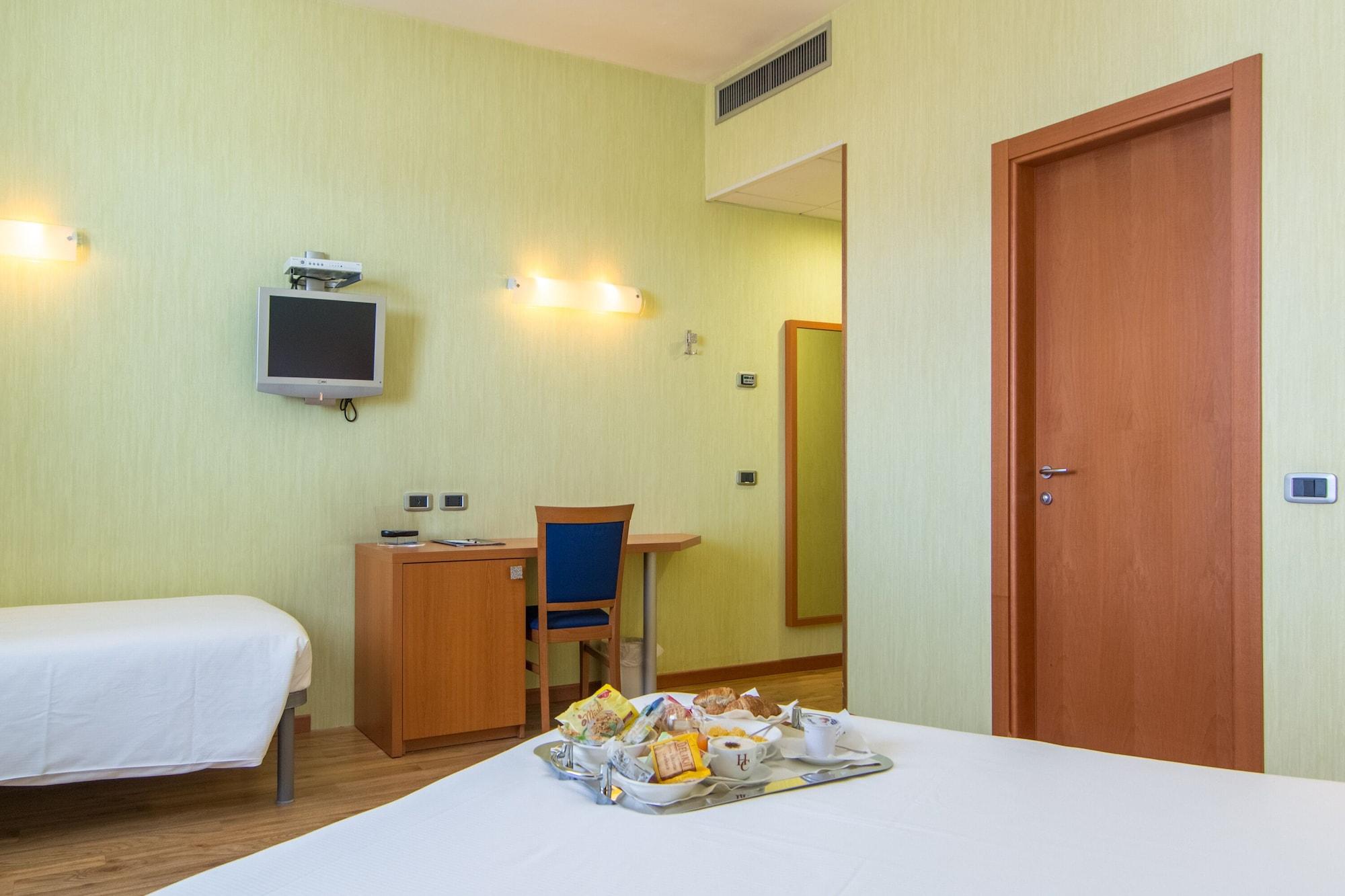 Hotel Concorde Камерано Экстерьер фото