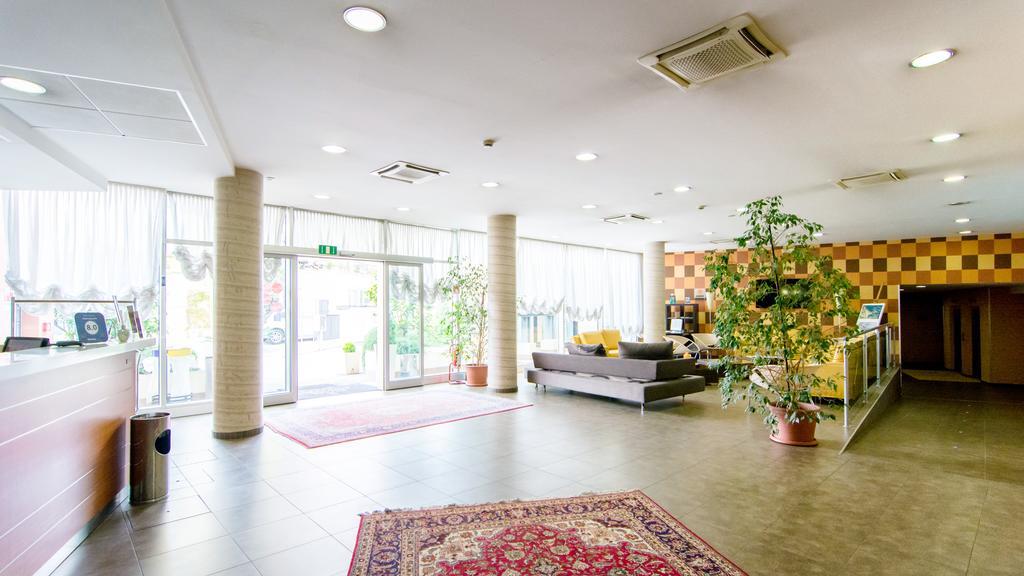 Hotel Concorde Камерано Экстерьер фото